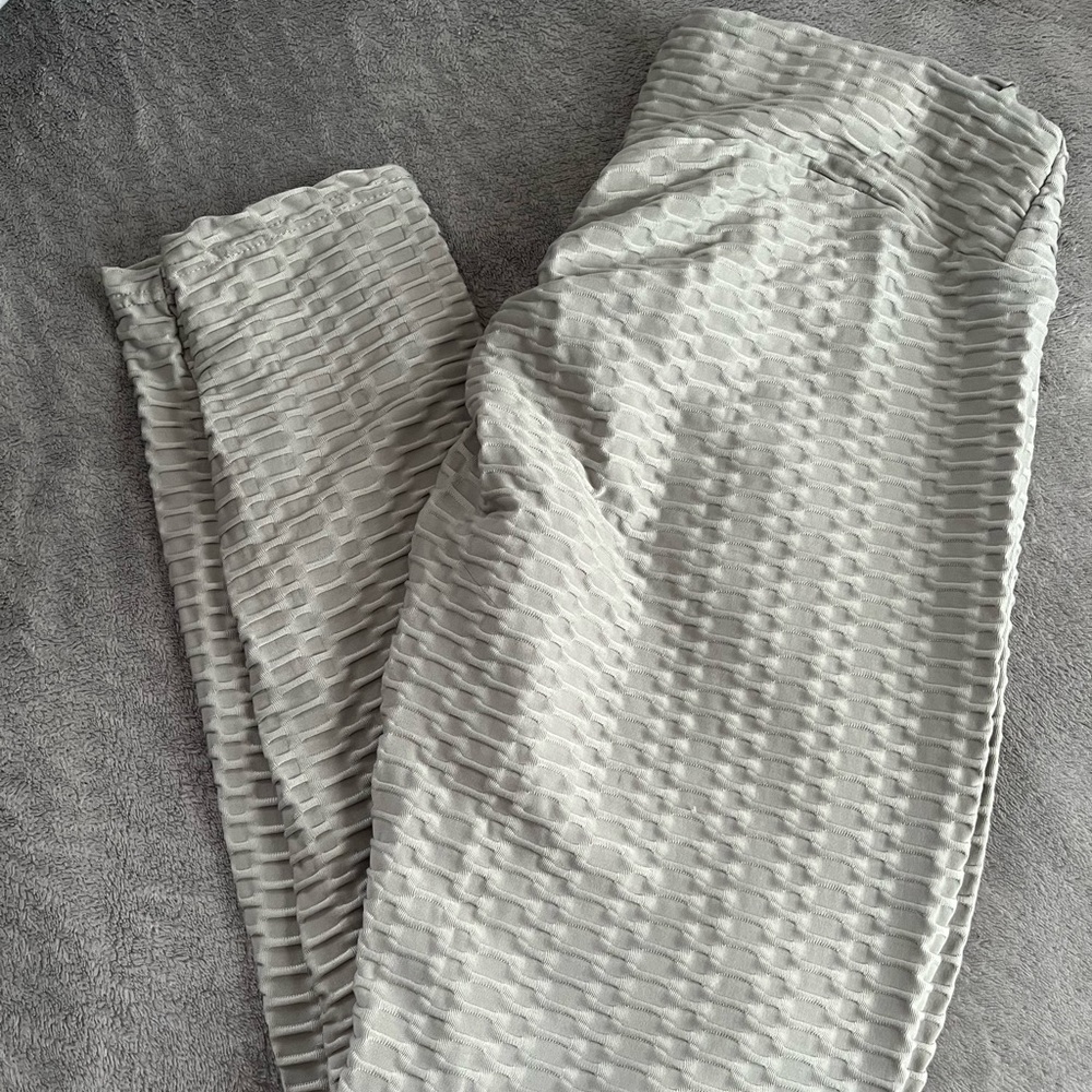 Butt scrunch leggings